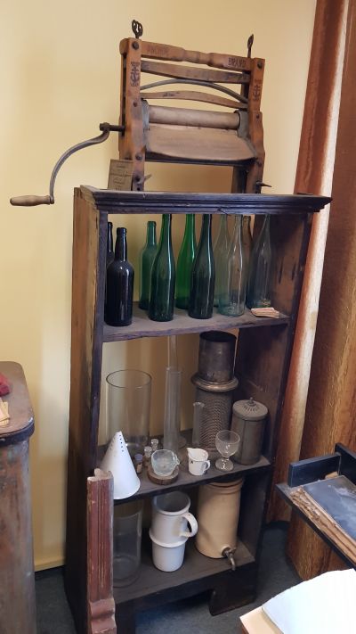 Wyżymaczka do prania oraz urządzenia i naczynia służące do produkcji lod&oacute;w. Zdjęcie udostępnione przez Pana Grzegorza Dąbrowskiego